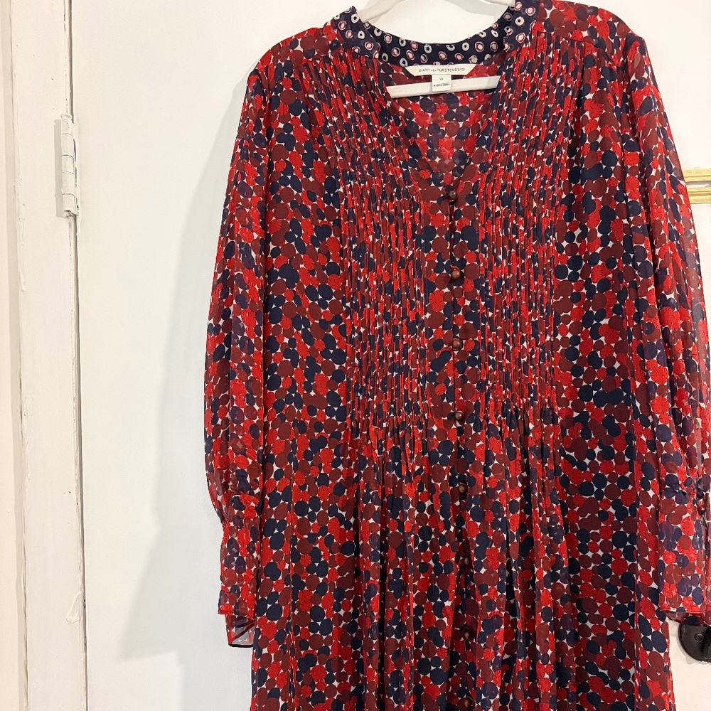 Diane von Furstenberg Red & Navy Blue Silk Pintuck Kourtini Shift Dress Size 14